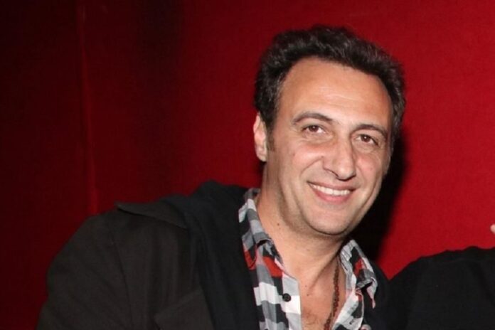 Ο «Κυριάκος» από τις «Άγριες Μέλισσες» στην παιδική χαρά με τον γιο του