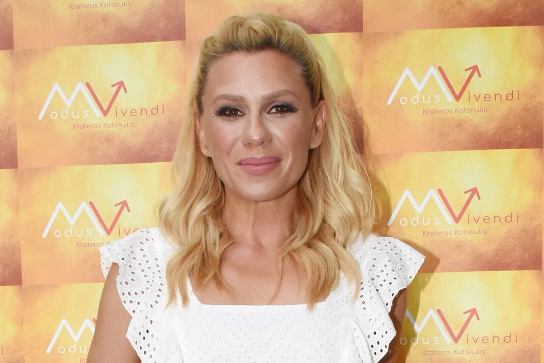 Ανατροπή! Η Κατερίνα Καραβάτου μένει στο Star