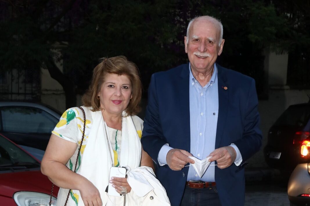 Σπάνια δημόσια έξοδος για τον Γιώργο Παπαδάκη και τη σύζυγό του, Τίνα (φωτο)