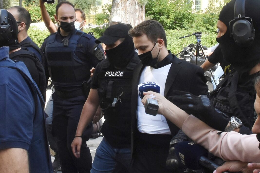 Δολοφονία στα Γλυκά Νερά: Παραιτήθηκε ένας από τους δικηγόρους του πιλότου