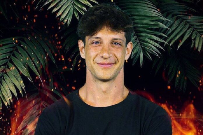 «Survivor»: «Ξεφτίλας δεν είναι ο Τριαντάφυλλος αλλά ο Ηλίας που κάνει αναπαράσταση εμετού στις κάμερες»
