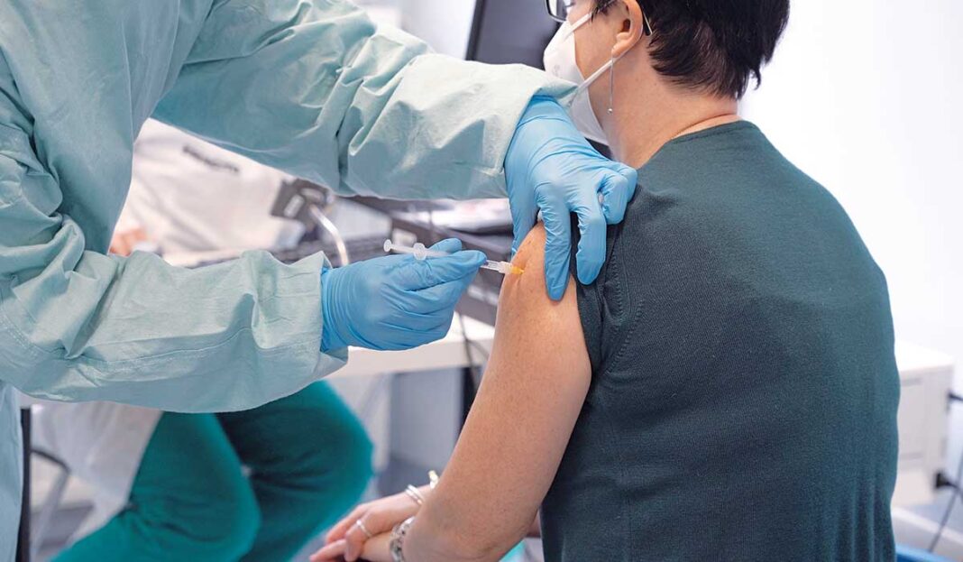 Τέλος το AstraZeneca για τους κάτω των 60 ετών