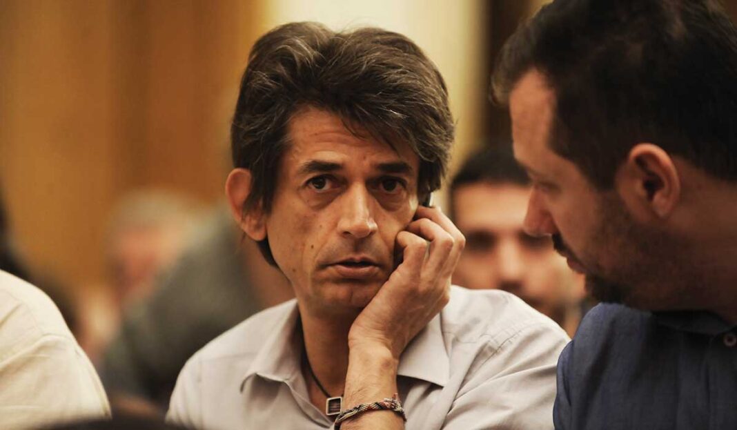 Ουσίες και… οινοπνεύματα για τον Νίκο Καρανίκα (video)
