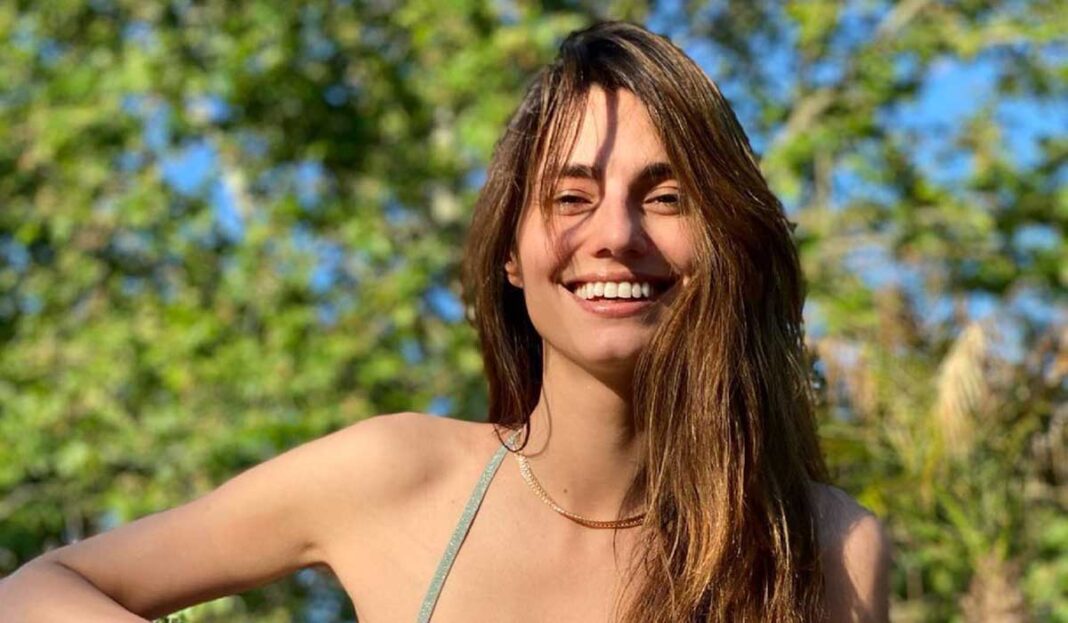 Η topless Ηλιάνα Παπαγεωργίου «κούφανε» τα Κουφονήσια
