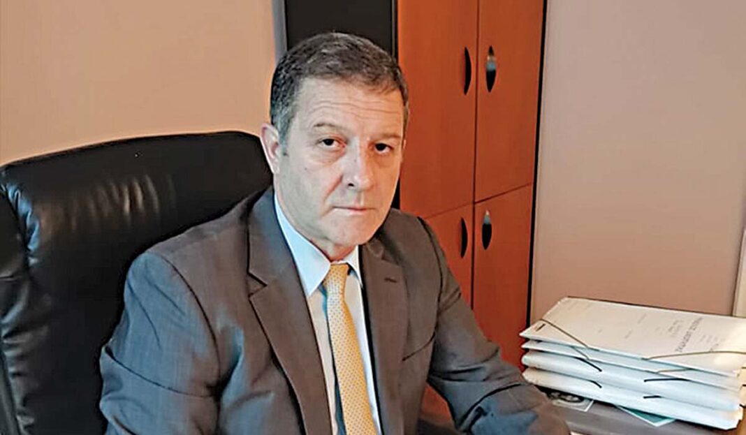 Ο ποινικολόγος Γιώργος Κανιάρης έγινε συγγραφέας για χάρη μιας συζυγοκτόνου