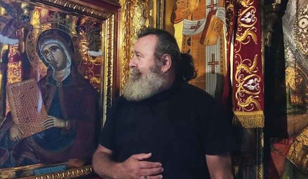 Ο... παπα-Γρηγόρης του Διαφανίου προσκύνησε τη μοναδική εικόνα της Παναγίας της Μελισσούς