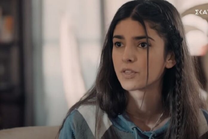 «8 Λέξεις»: Η Ιφιγένεια λέει σκληρά λόγια στη μητέρα της (video)