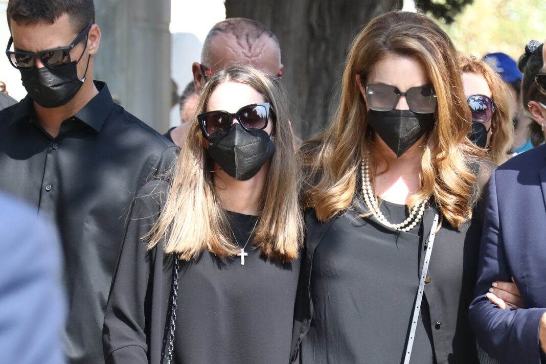 Τόλης Βοσκόπουλος: «Ράγισε» καρδιές η Άντζελα Γκερέκου με τη φωτογραφία που πόσταρε λίγο μετά τη κηδεία