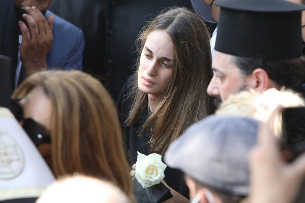 Το «λουλουδάκι» του Τόλη Βοσκόπουλου «μαράθηκε» στην κηδεία του