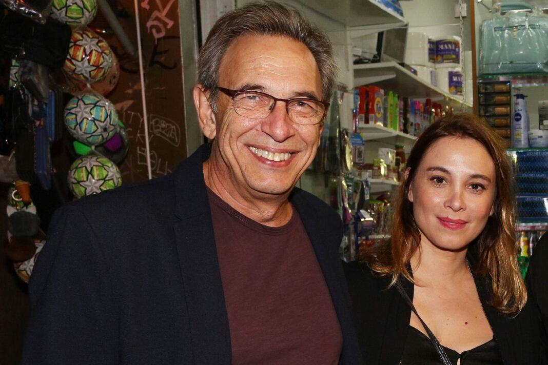 Διονύσης Τσακνής – Άννα Μονογιού: Βραδινή έξοδος για το ζευγάρι (φωτο)