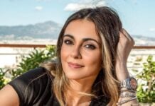 Αγγελική Δαλιάνη: Συνεχίζει τις βουτιές – Οι πόζες με λευκό μπικίνι