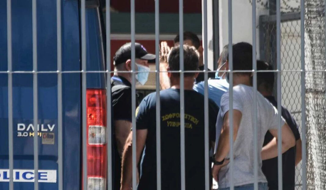 Απομόνωση στις φυλακές για τον Πέτρο Φιλιππίδη - «Δεν είμαι καλά», τα πρώτα λόγια του