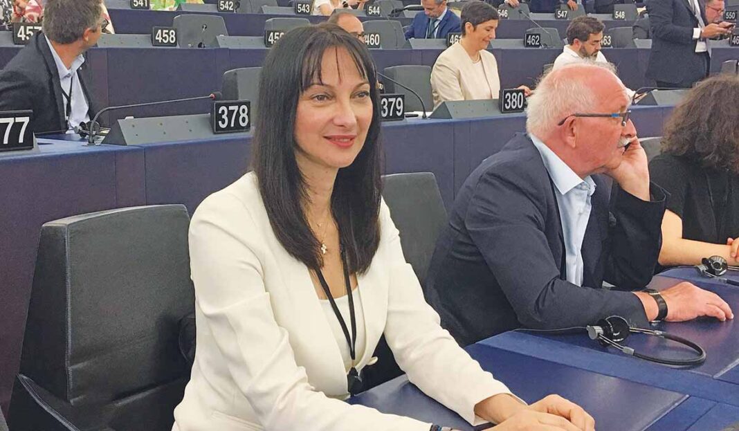 Ελενα Κουντουρά: «Η προσφορά στην πατρίδα μου είναι καθήκον»