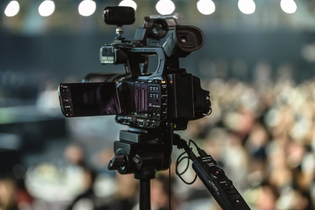 Πασίγνωστος σταρ της TV σε ρόλο «πέφτουλα» - Πώς ο πρώτος γάμος του «έληξε» μέσα σε λίγες μέρες