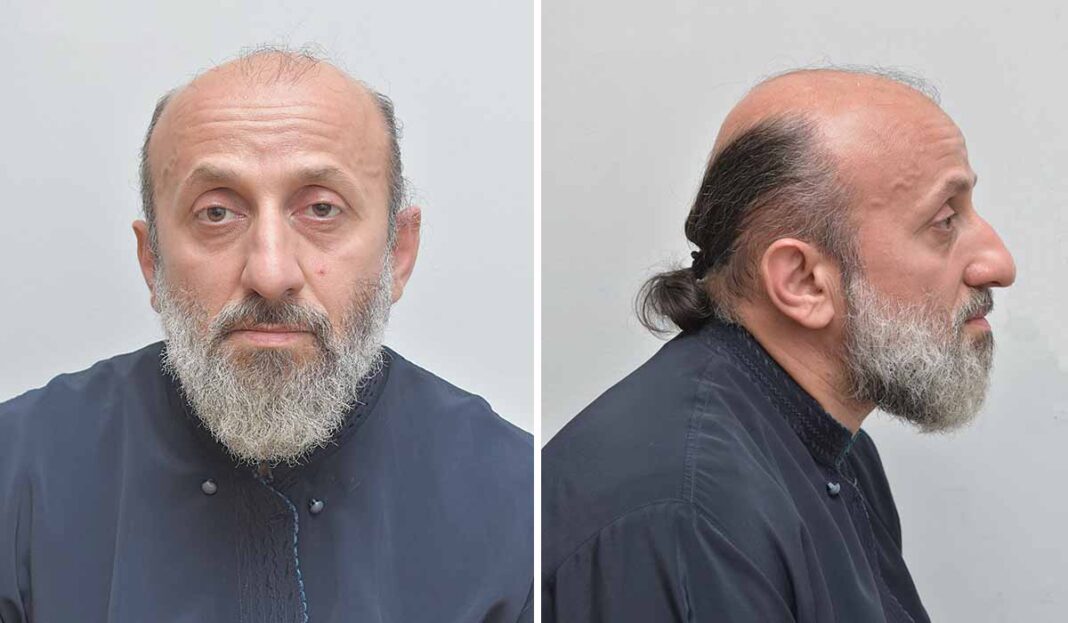 Αυτός είναι ο ιερέας που κατηγορείται για σεξουαλική κακοποίηση δύο κοριτσιών