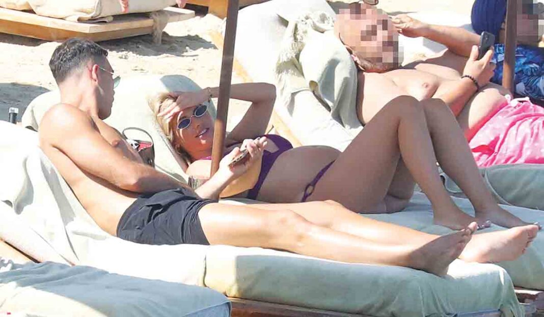 Οι celebrities στις πλαζ της Μυκόνου (φωτο)