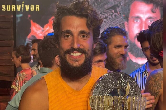 «Survivor»: Ο Σάκης Κατσούλης σήκωσε το έπαθλο και το twitter εξαγριώθηκε