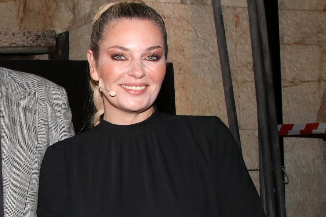 Συγκλονίζει η Ελισάβετ Μουτάφη – «Έχασα πολλούς κοντινούς μου ανθρώπους από κορονοϊό»