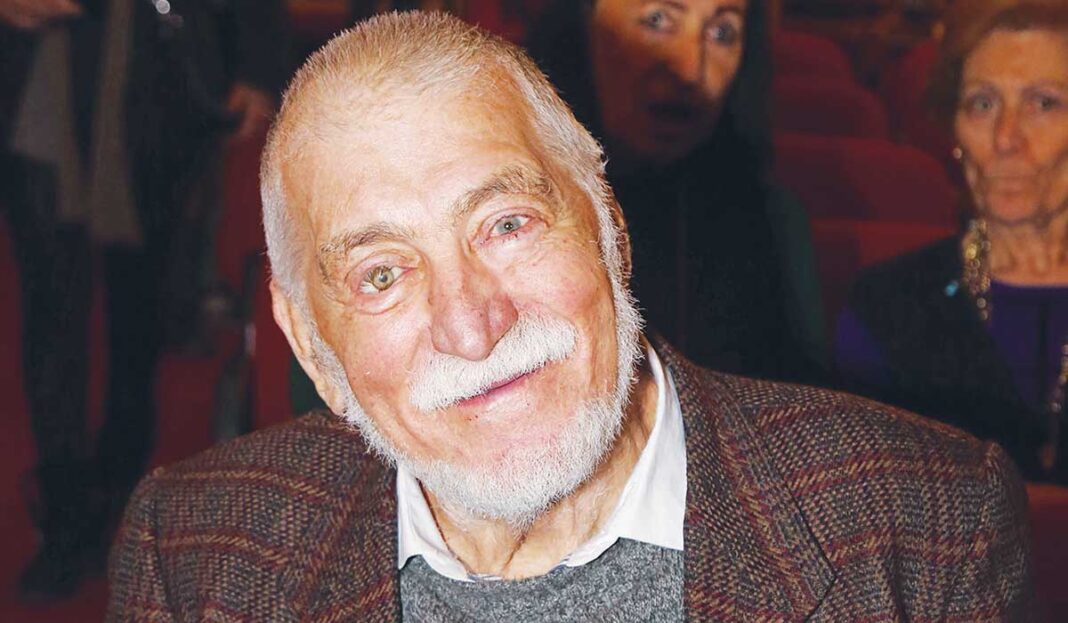 Ο Ανέστης Βλάχος συνεχίζει να δίνει γενναία μάχη για τη ζωή του στον Ευαγγελισμό