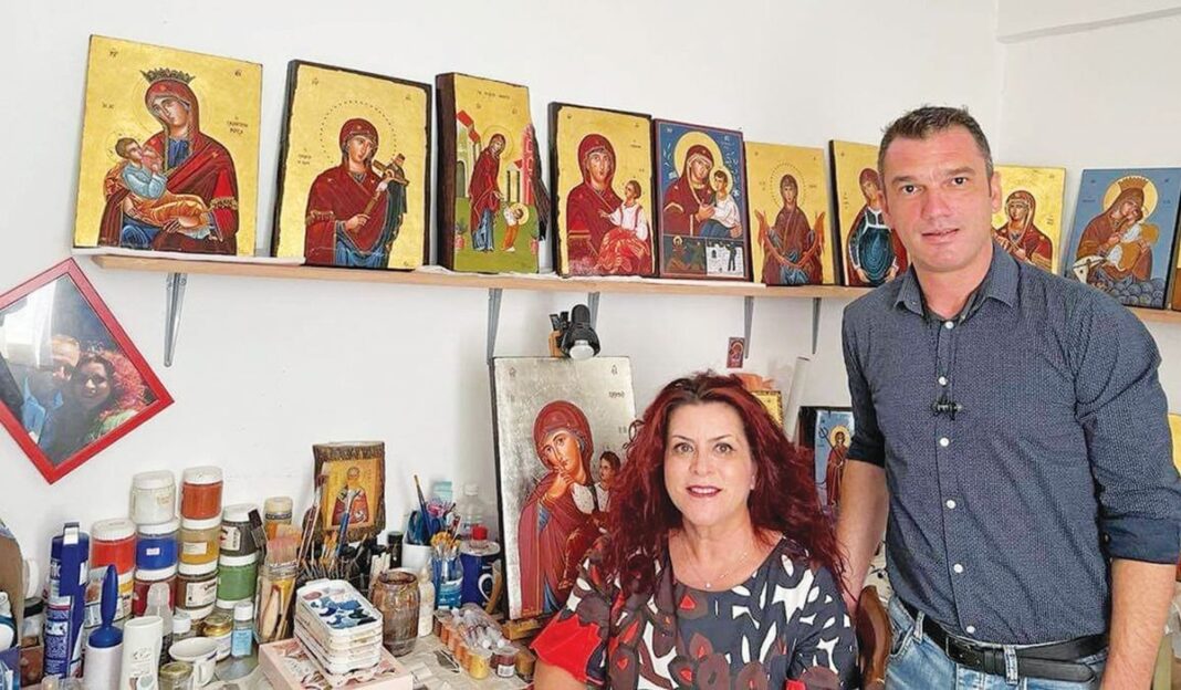 Ελένη Αντωνακάκη: «Απεικόνισα στο ξύλο την προσευχή μου»