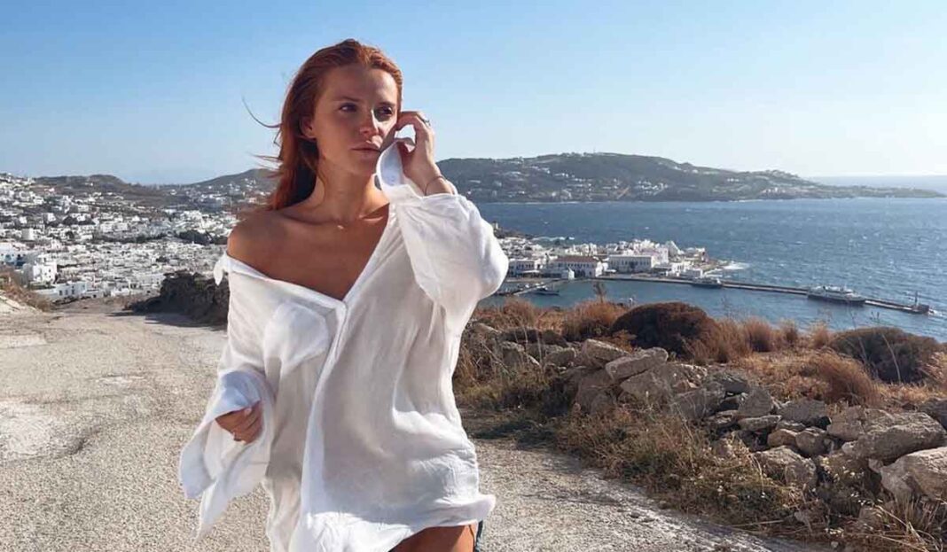 Η διάσημη Ιταλίδα ηθοποιός Λουντοβίκα Μπιτσάλια «έσκασε» στη Μύκονο