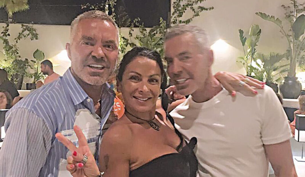 Dean και Dan σε πάρτι με πολλούς celebrities και με dj την Άντζελα Παντελή