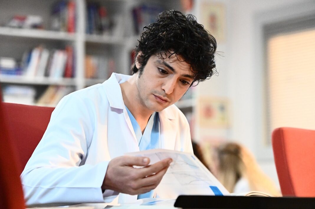 «Ο γιατρός, η ιστορία ενός θαύματος» - Ένα περιστατικό «ξυπνά» άσχημες μνήμες στον Αλί