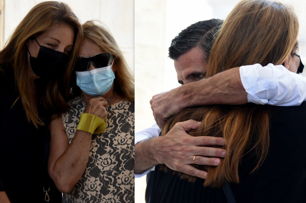 Σε βαρύ κλίμα το μνημόσυνο του Τόλη Βοσκόπουλου (φωτο)