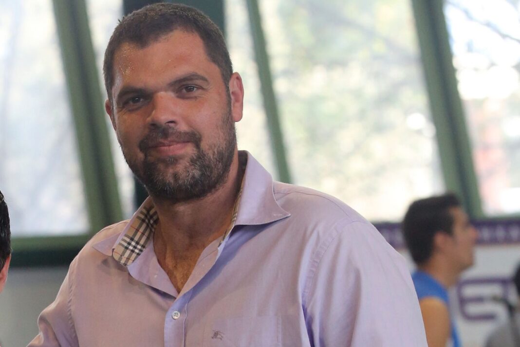 Ο Δημήτρης Παπανικολάου διεγνώσθη με σύνδρομο Άσπεργκερ και το ανακοίνωσε στο facebook