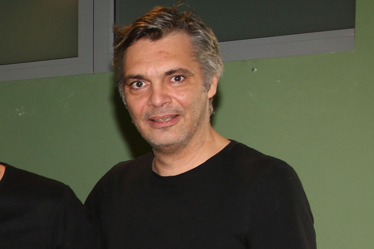 Αγνώριστος ο Άλκης Κούρκουλος με το νέο του λουκ