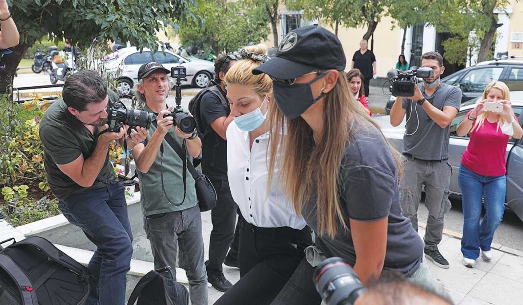 Η πρώτη νύχτα της προφυλακισμένης, Έλενας Πολυχρονοπούλου για τα 8 κιλά κόκα στον Κορυδαλλό