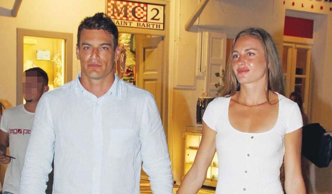 Η επανασύνδεση και οι σκαφάτες διακοπές στην Αίγινα για τους Δαλάκα - Φιντιρίκο (φωτο)