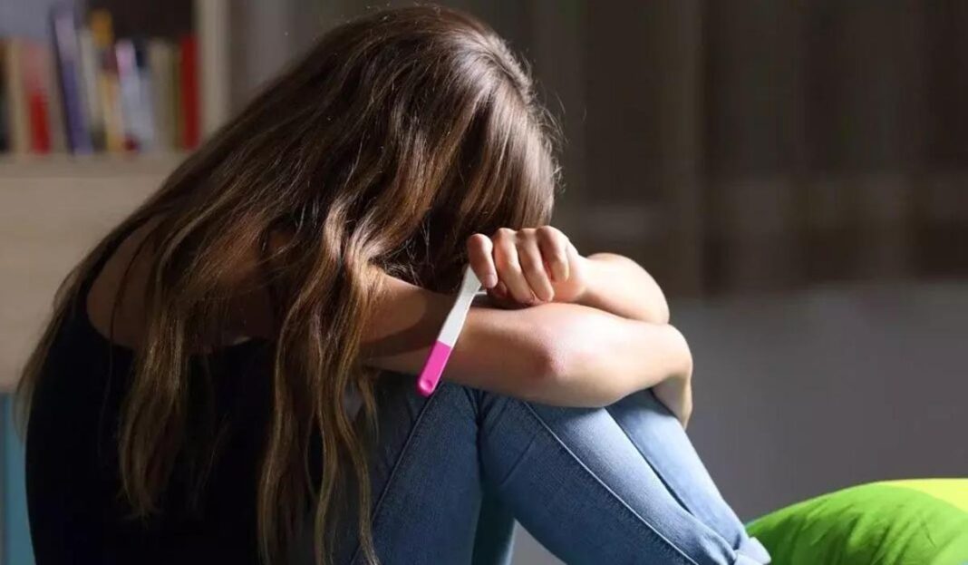 Έγκυος 12 ετών από «τρίτο» πρόσωπο - Φτηνά τη... γλίτωσε ο 21χρονος εραστή της