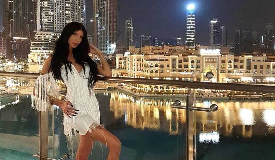 Η Μαρία Αλεξάνδρου απολαμβάνει τις διακοπές στο Ντουμπάι με τον σύντροφό της