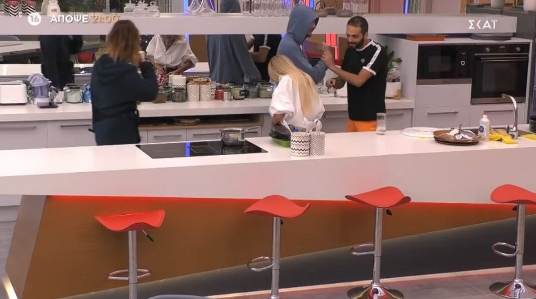 «Big Brother» spoiler - Η κατάρρευση του Κώστα στην αρένα ανησυχεί τους συγκάτοικούς του