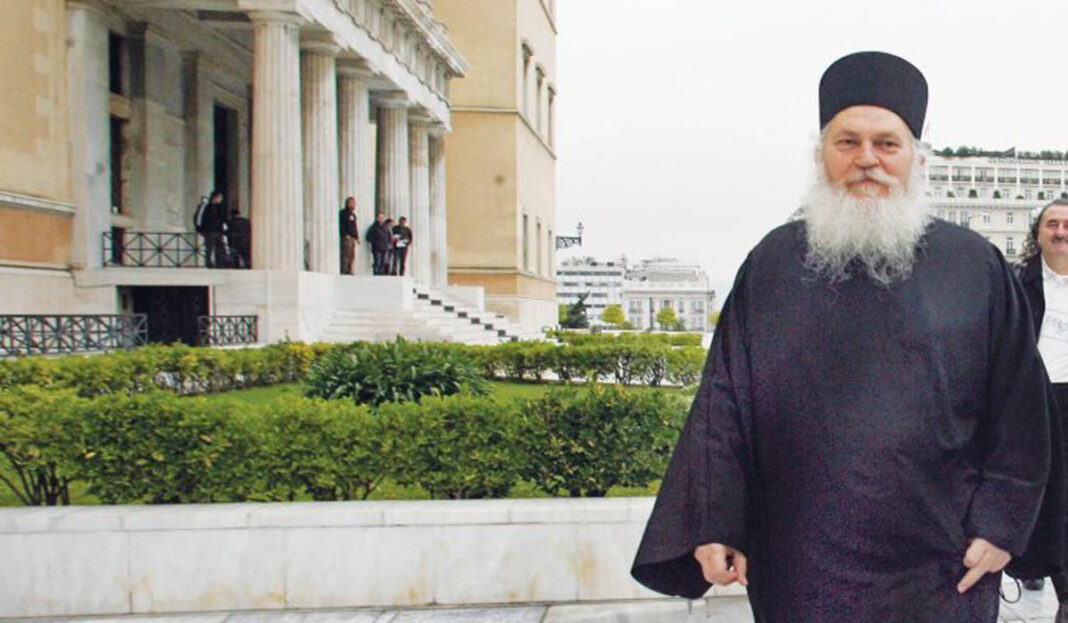 Γέροντας Εφραίμ: «Συνάντησα τον θάνατο κατάματα! Ακόμη και οι γιατροί διερωτώνται πώς είμαι στη ζωή»