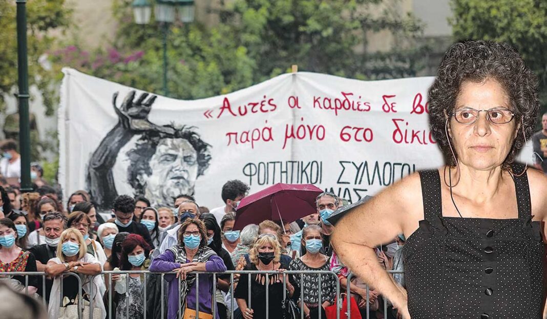 Αποχαιρετισμός στον Μίκη με απούσα τη Μαργαρώ και τον Βεργή τεθλιμμένο συγγενή