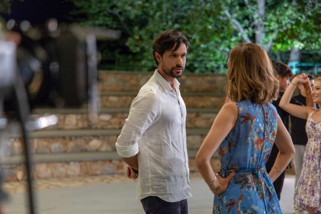 Ο σκηνοθέτης της σειράς «Σασμός» κάνει spoiler - «Είναι πολλοί οι δολοφόνοι, θα χυθεί πολύ αίμα»