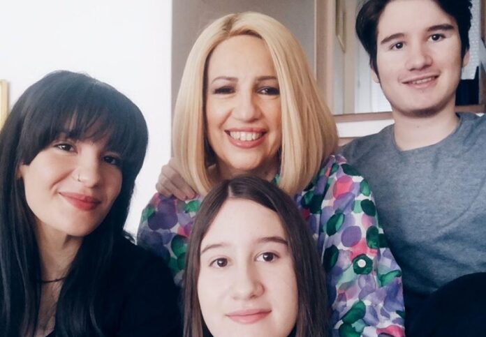 «Ραγίζουν καρδιές» τα παιδιά της Φώφης Γεννηματά: «Αυτός ο χρόνος χωρίς τη μητέρα μας ήταν πολύ δύσκολος»