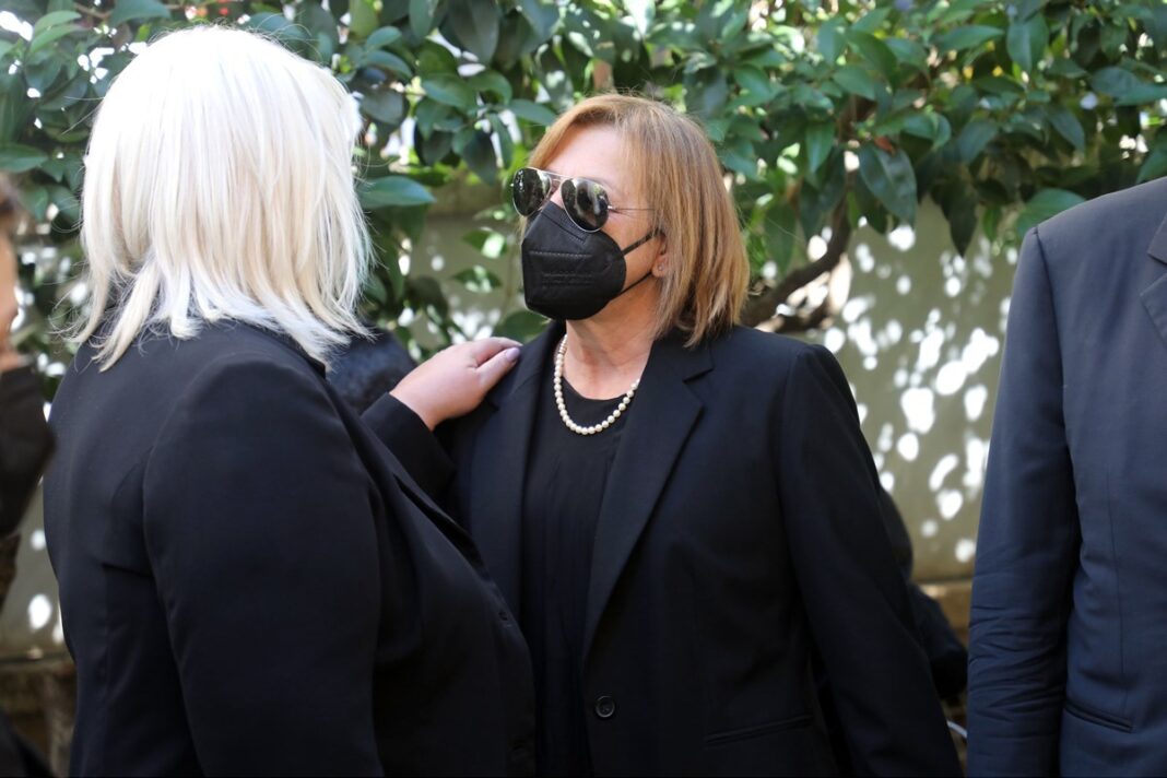 Συντετριμμένη η αδελφή της Φώφης Γεννηματά - Έμεινε μόνη με τη σορό