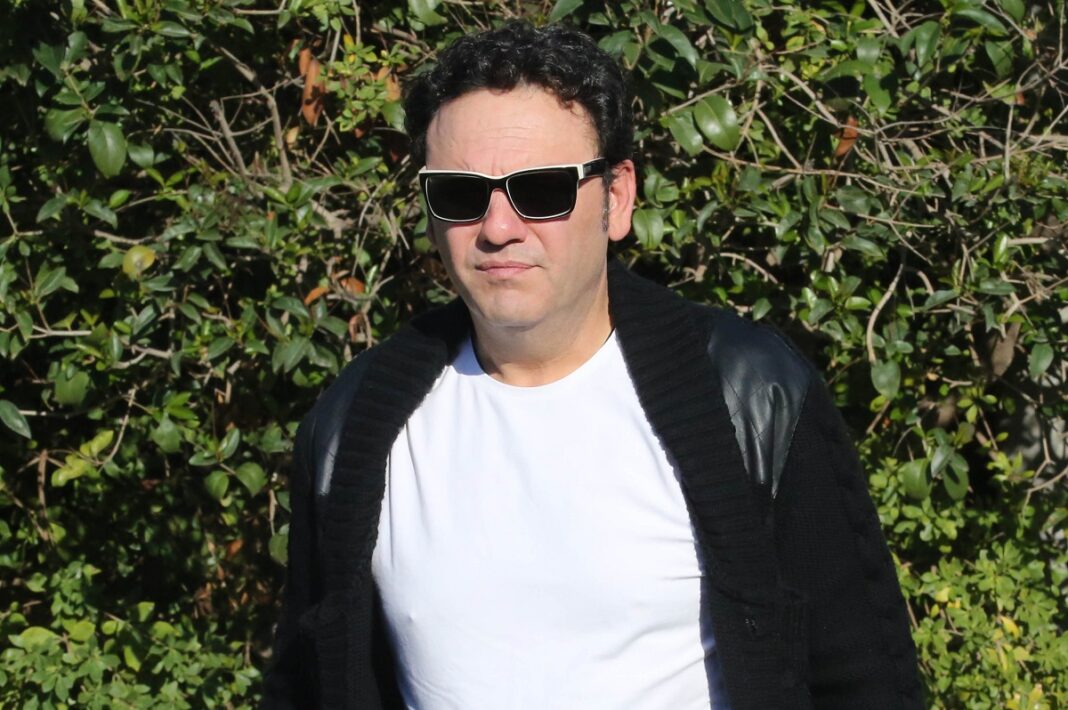 Στάθης Αγγελόπουλος – «Γνωστός δικηγόρος που είναι ομοφυλόφιλος μου πρότεινε…»