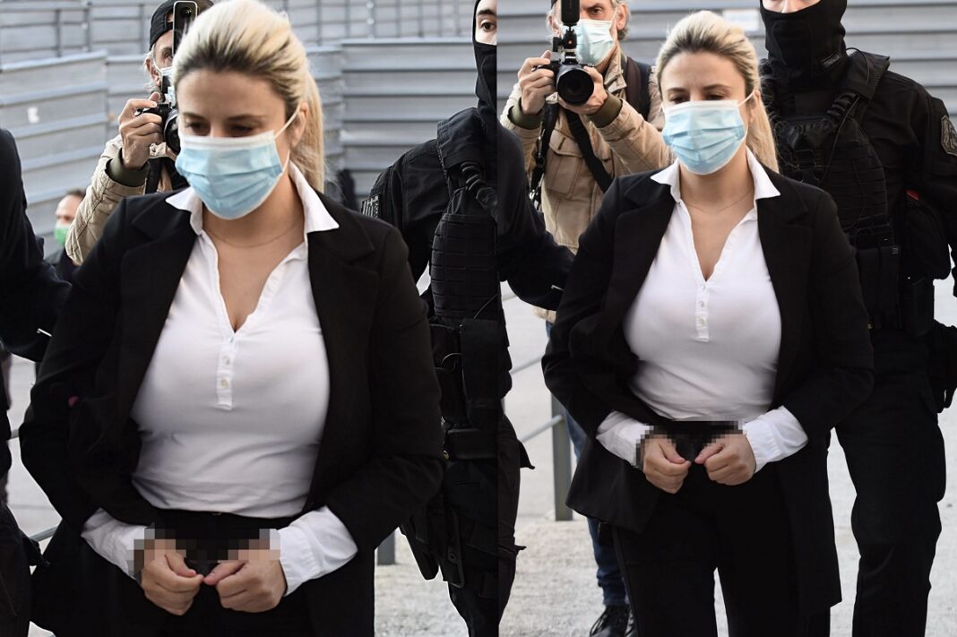Κοκέτα και κλέφτρα η Έφη με το βιτριόλι