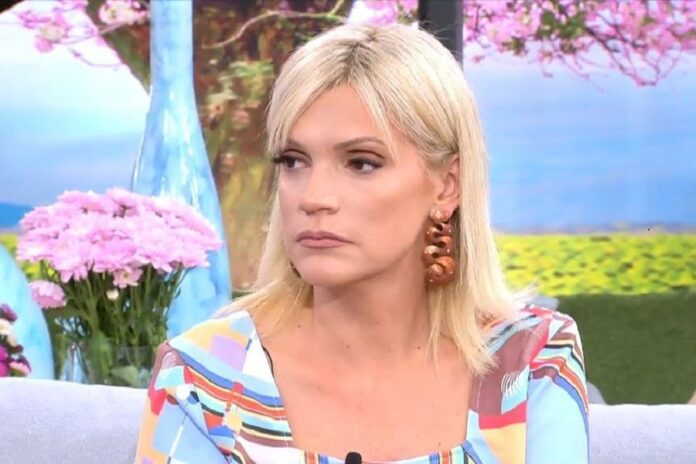 Η Σάσα Σταμάτη «λύγισε» – «Έφυγε σκληρά ο μπαμπάς μου, δεν αξίζει σε κανέναν αυτό»