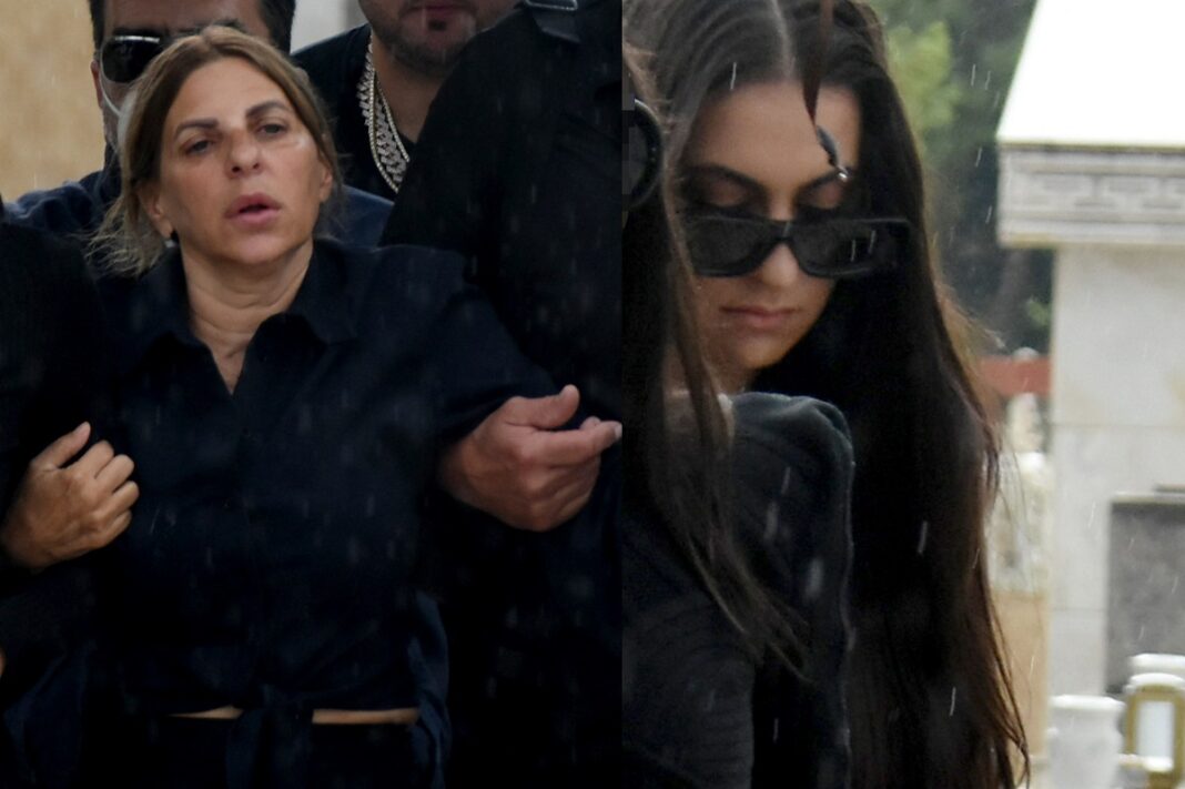 Μνημόσυνο Mad Clip – Υποβασταζόμενη η μητέρα του και συντετριμμένη η πρώην σύντροφός του, Αρετή
