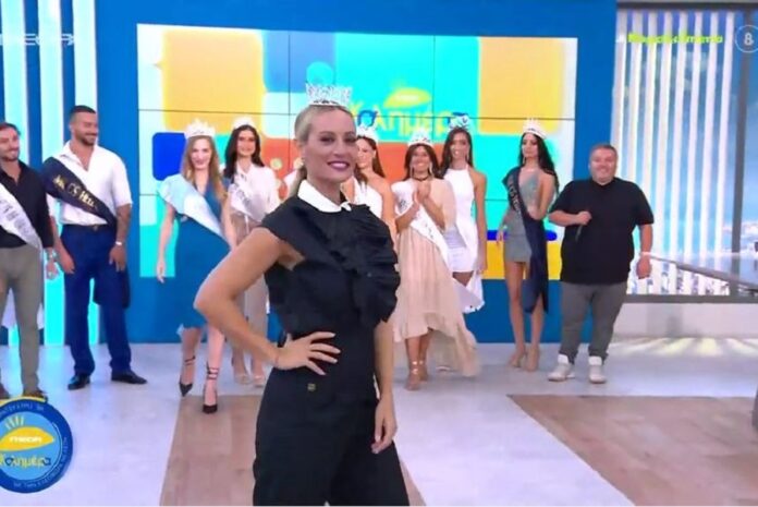 Η Ελεονώρα Μελέτη έκανε πασαρέλα on air φορώντας το στέμμα της (video)