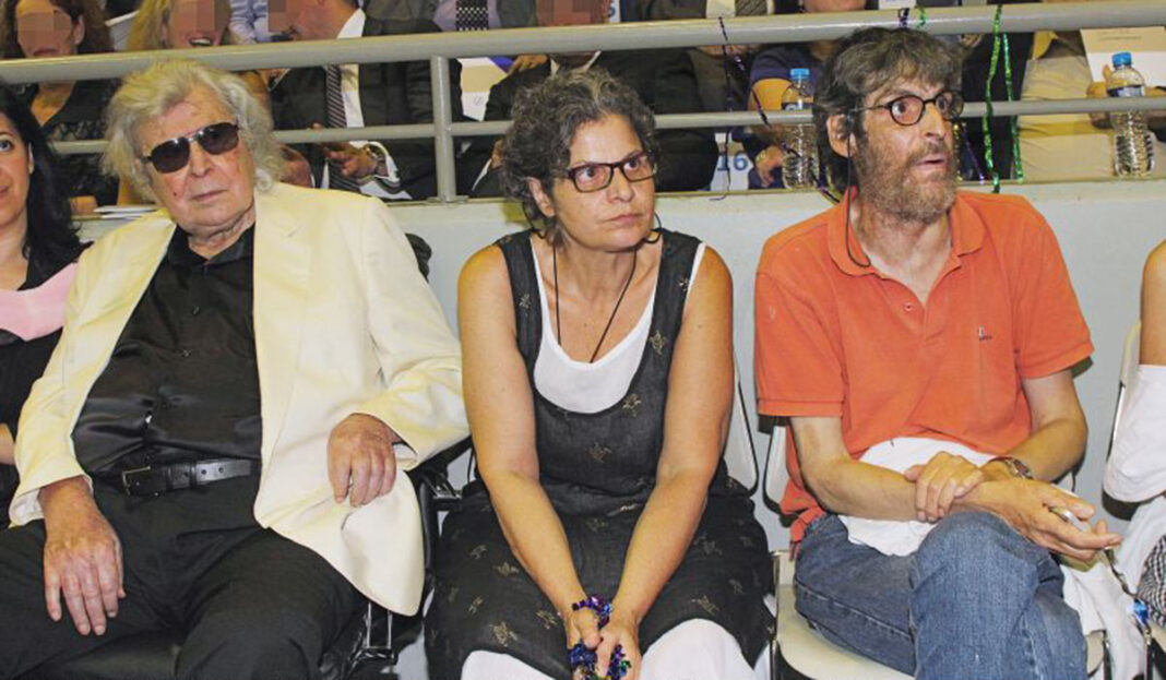 Η γυναίκα που «κρατά»  το μεγάλο μυστικό του Μίκη Θεοδωράκη