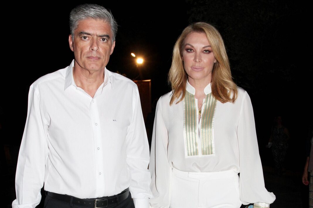 Χεράκι χεράκι η Στεφανίδου με τον Ευαγγελάτο στα σοκάκια του Ναυπλίου