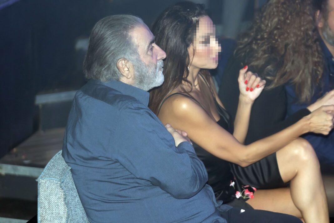 Ο Λάκης Λαζόπουλος νυχτοπερπάτησε με τη παρέα του