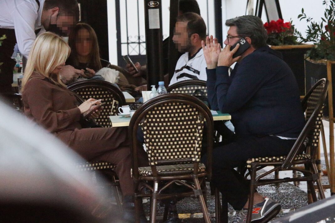 «Τσακώσαμε» τον Γιάννη Λάτσιο στην Κηφισιά παρέα με εντυπωσιακή κυρία