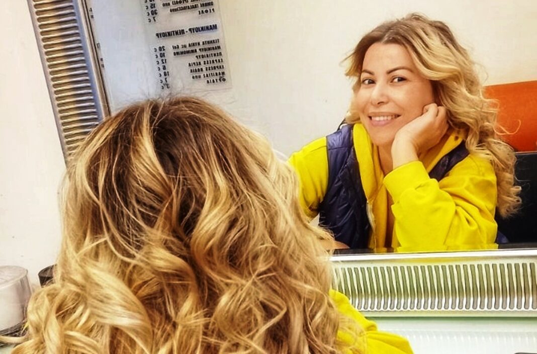 Στο Βύρωνα κάνεις μπούκλες με 7 ευρώ που κρατάνε... 7 ημέρες!